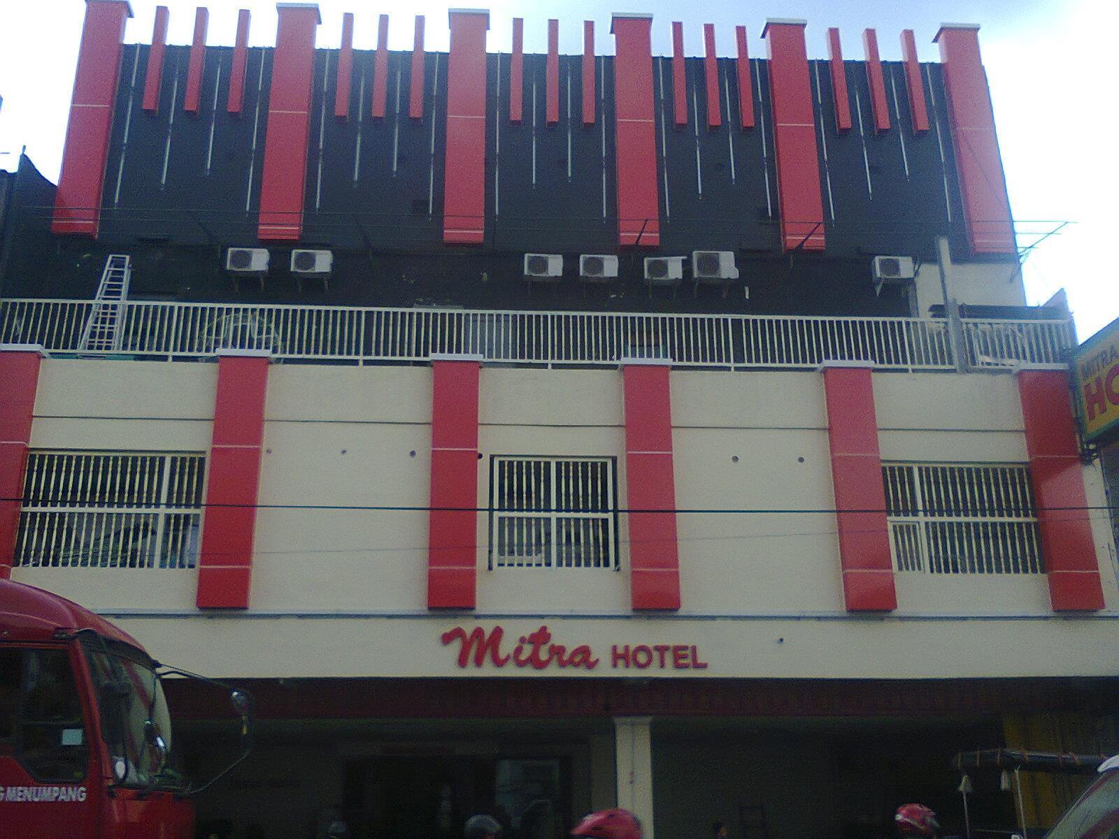 Mitra Hotel Джокьякарта Экстерьер фото