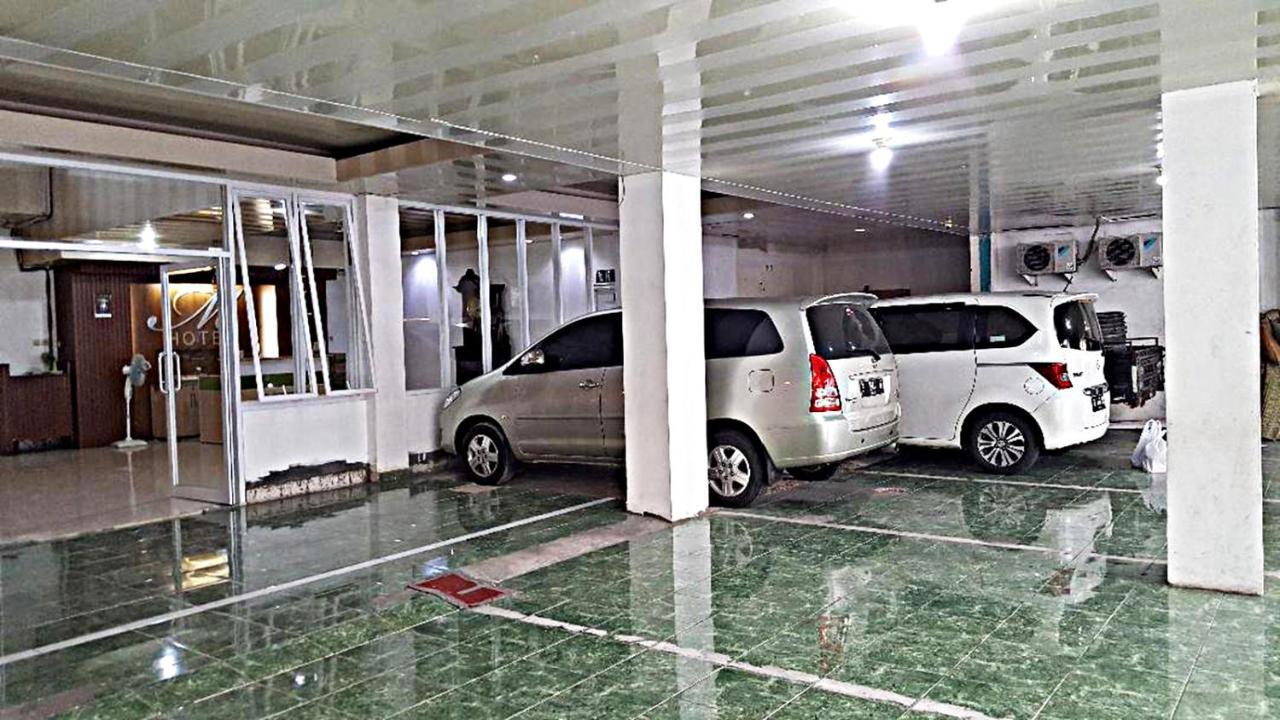 Mitra Hotel Джокьякарта Экстерьер фото