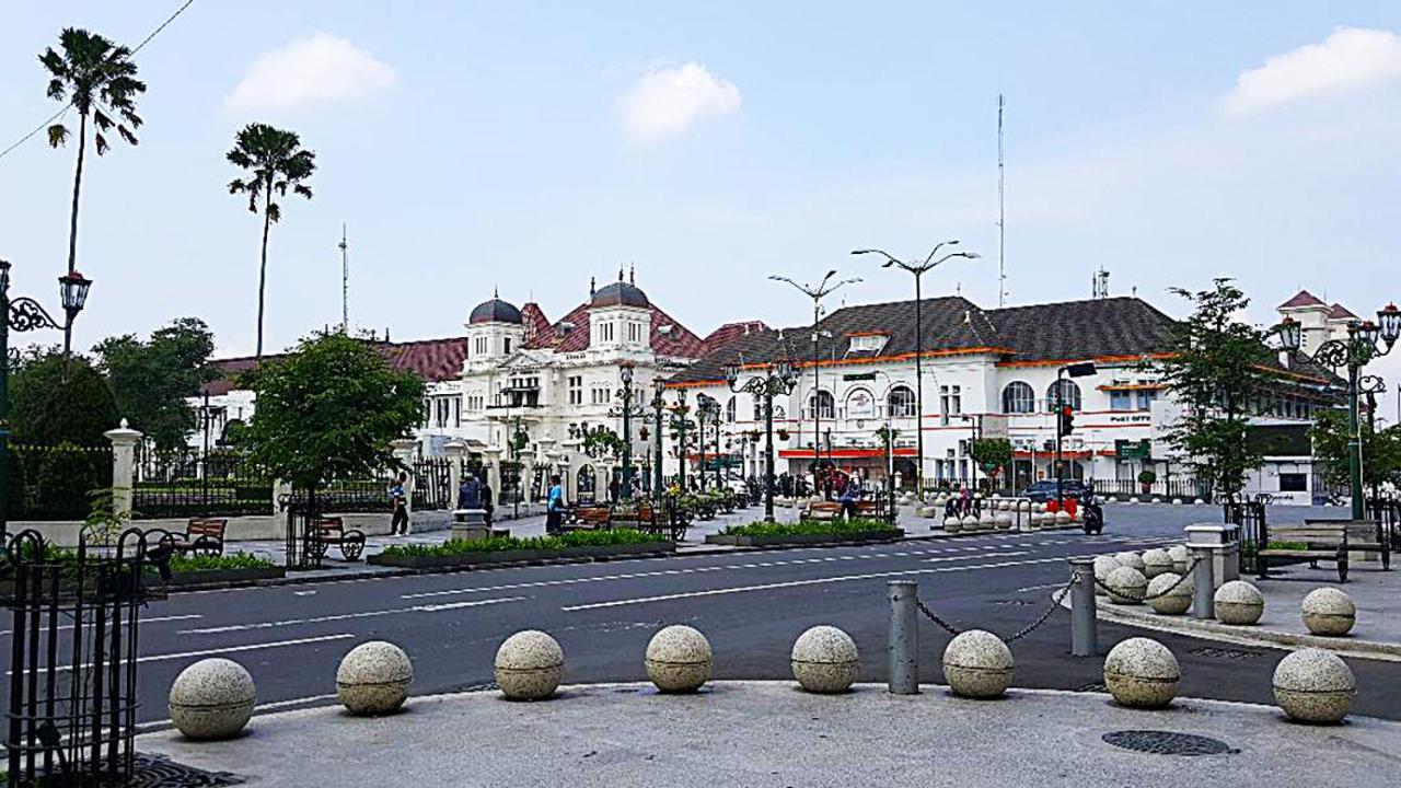 Mitra Hotel Джокьякарта Экстерьер фото