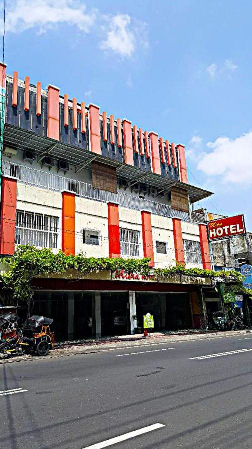 Mitra Hotel Джокьякарта Экстерьер фото